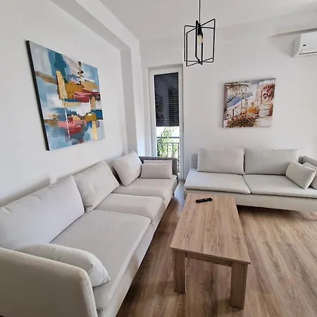 Apartment , White Rocks, Drimadhe